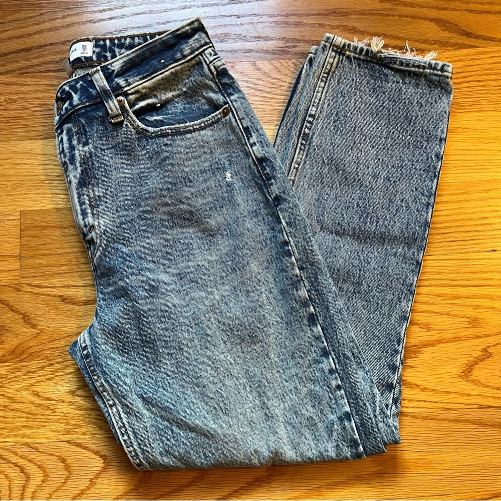 Abercrombie & fitch the mom high rise Jean size 26 / 2
